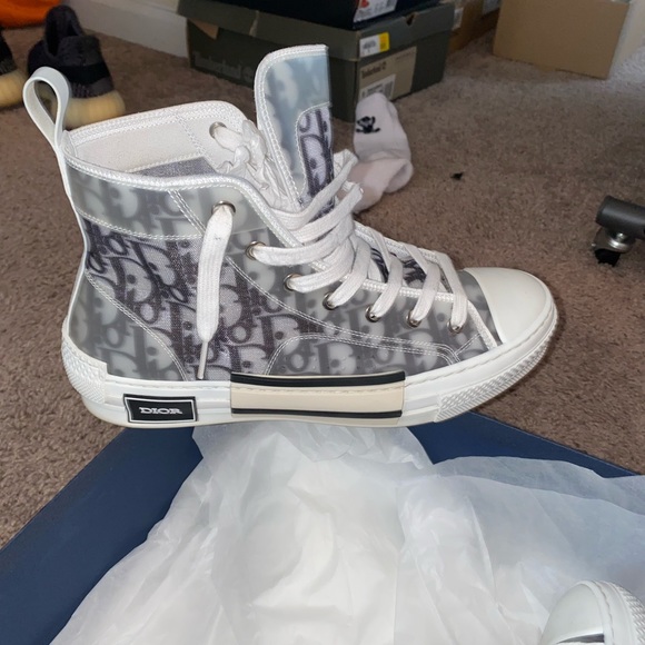 Size 7 fits like an 8 only wore 3 time - Picture 3 of 7